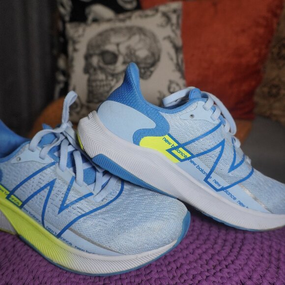 New Balance Womens Light Blue Yellow FuelCell Propel v2 Running Shoes Size 6 - Picture 6 of 8